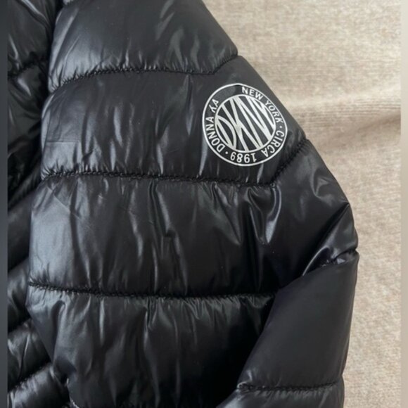 DKNY Packable Puff Jacket - Size M - Great Condition - Picture 2 of 6